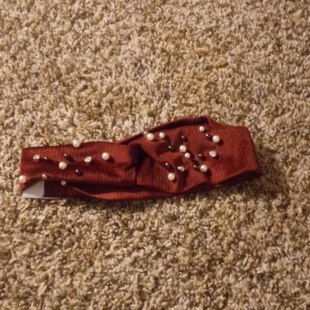 Ellen Tracy Headband